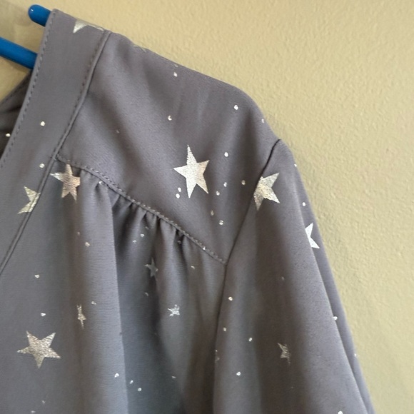 NWT Torrid Grey Silver Star Top 1X - Picture 7 of 9